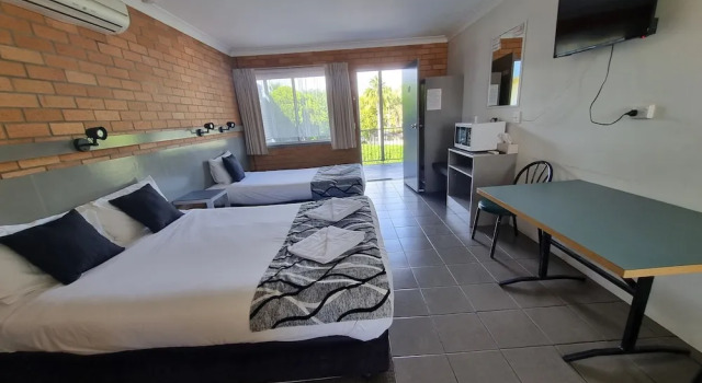 Семейный номер Standard с балконом Park Drive Motel