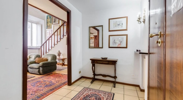 Large and Comfortable 6 Guests Flat in Trastevere, Забронировать Отель Трастевере Рим, рядом с Уста истины