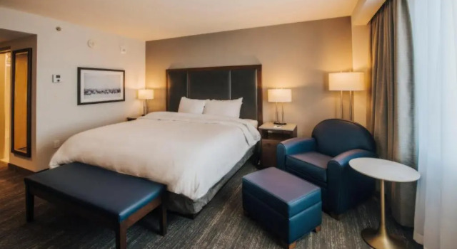 Номер Deluxe The Explorer Hotel