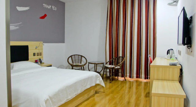 Номер Deluxe Thank Inn Hotel Shandong Dezhou Decheng District Wanda Plaza