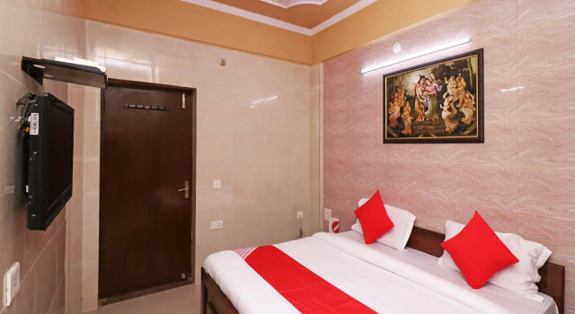 Люкс Standard OYO 12933 Hotel Braj Bhawana