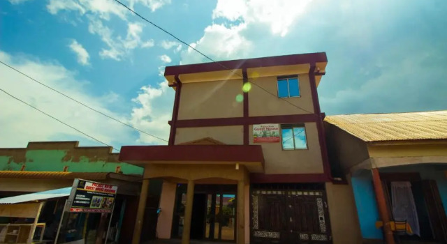 Lucky Guest House, Réserver Maison d'hôtes Jinja Ouganda, près de Jinja Railway Station