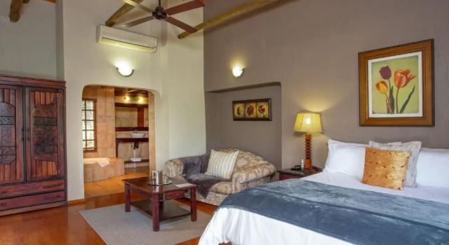 Номер Executive Whispering Pines Country Estate