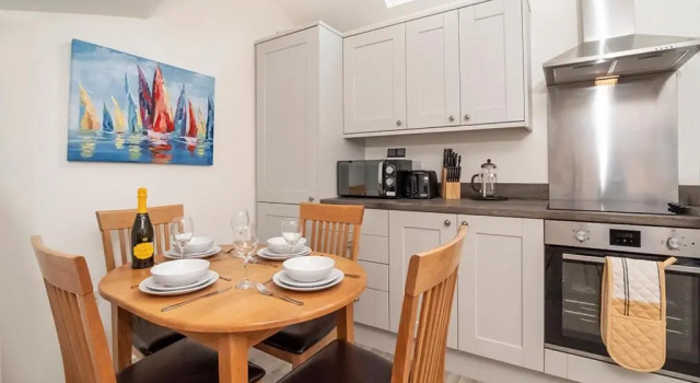 Апартаменты Livingstone street Apartments with Free Parking