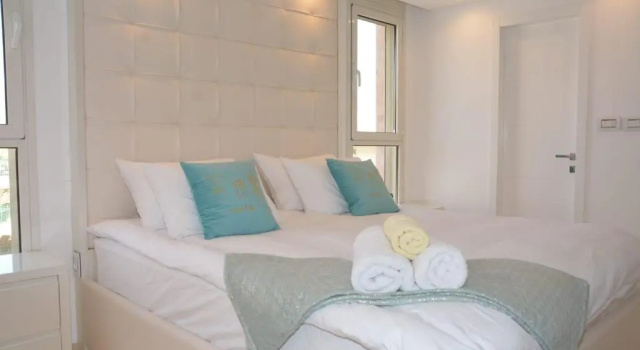 Renovated 3 Bedroom - Residence with Pool next the Beach, Забронировать Отель «постель и завтрак» Отели в центре Эйлата, в центре, Парковка