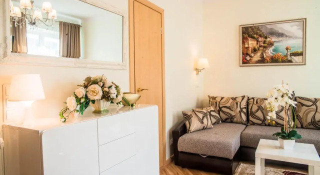 House 75, Varaa Hotelli Kaunas 