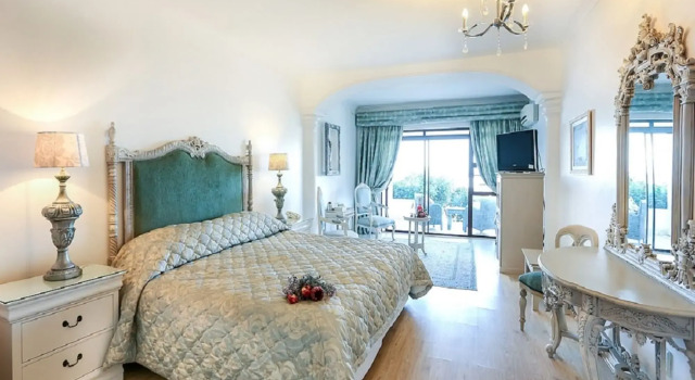 Misty Waves Boutique Hotel