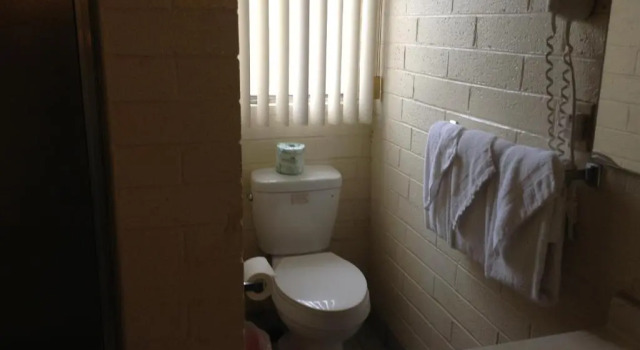 Четырёхместный номер Standard Stanlunds Inn and Suites