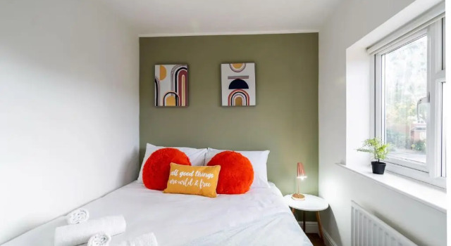 Large Contractor and Family House & Free Parking & Big Garden