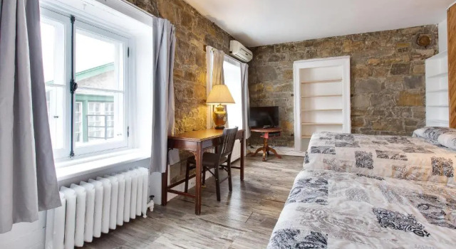 Четырёхместный номер Standard Hotel Le Cavalier Du Moulin