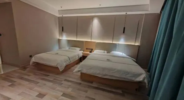 Люкс Business Turpan Qianteng Hotel
