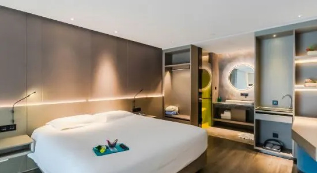 Люкс Deluxe Mercure  Taian  Wanda Plaza