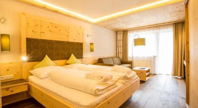 Номер Deluxe Hotel Bäckelar Wirt Superior Ötztal Inside Sommer Card Partner