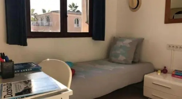 Debbies Crew House, Забронировать Отель Антиб Приморские Альпы, рядом с Пляж Фор-Кар