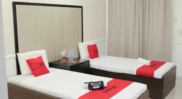RedDoorz Premium @ Wireless Mandaue Cebu