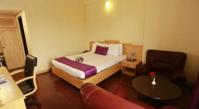 Одноместный номер Deluxe Presidency Kochi City Centre
