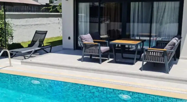 Room in Villa - Cheerful Brand New 4 Bedrooms Villa With Pool