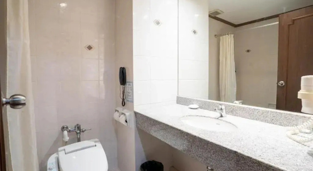 Двухместный номер Deluxe с видом на сад Journeyhub Sukhumvit 26, Bangkok