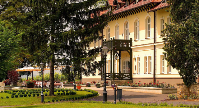 Castle Hotel Grof Degenfeld, Rezerwuj Hotel Tarcal 
