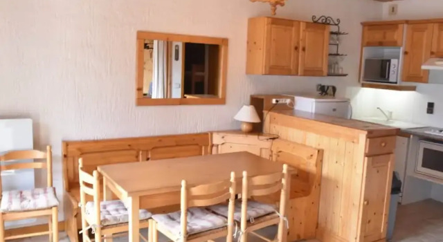Шале Classic с 3 комнатами с балконом 4-6 Pers. Holiday Appartment Near Center of Champagny