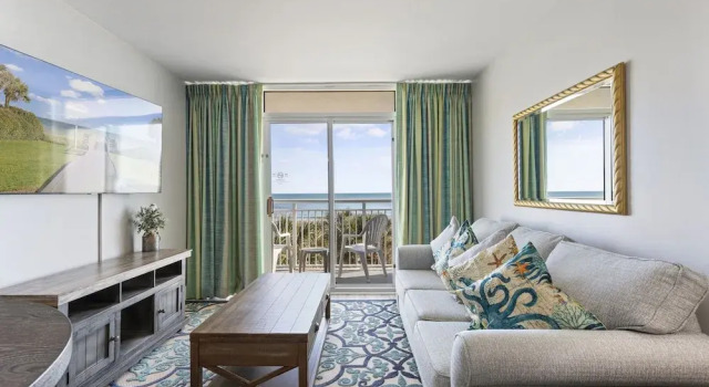 Семейный номер Standard с балконом и oceanfront Atlantica Resort