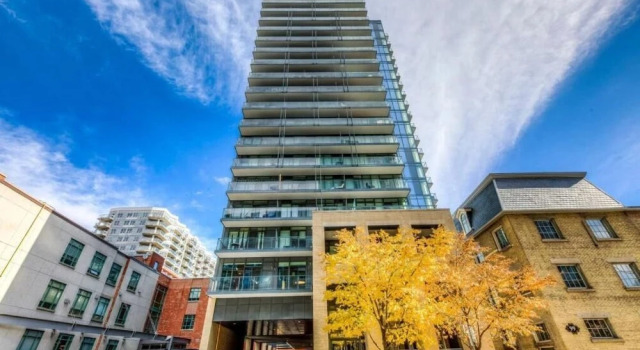 Newly Decorated Trendy Condo Sleeps 4, Varaa Hotelli Toronto 
