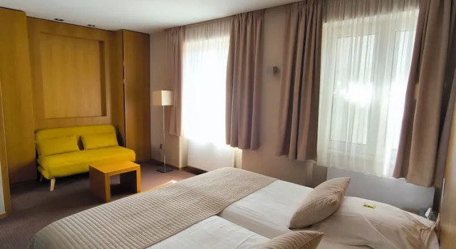 Confort chambre Aux Deux Clefs Hostellerie Groff