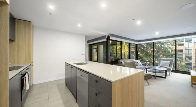 Апартаменты Chic Inner-city 2-bed Abode With Pool, Gym & Sauna