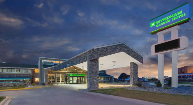 Двухместный люкс Wyndham Garden Fort Wayne