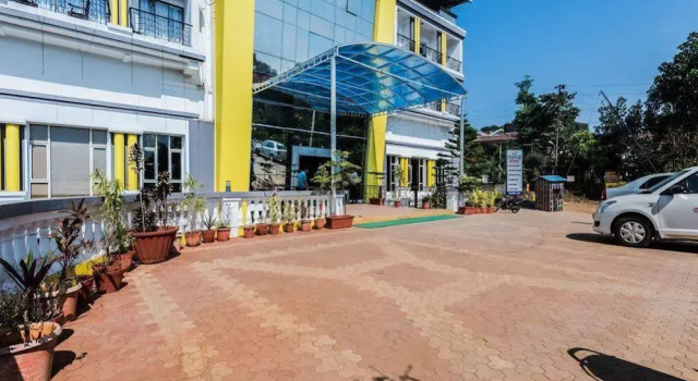 OYO Premium Lonavala Old Highway, Забронировать Отель Отели штата Махараштры 3 звезды, 3*