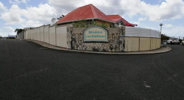 Апартаменты MALAKA F1 TOUT CONFORT Le Moule avec Piscine