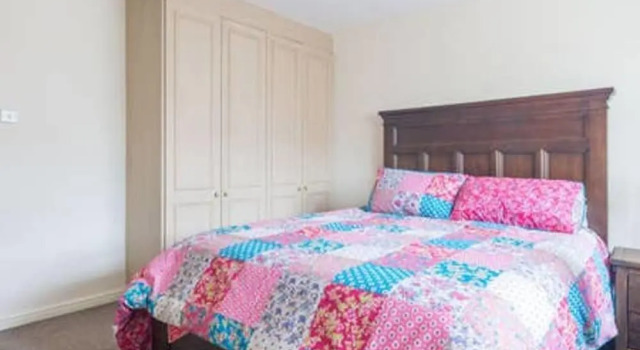 Modern 4 Bedroom Detached House in Cardiff, Забронировать Дом для отпуска Кардифф Гламорган