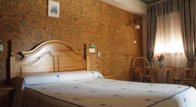 Hostal Yuste, Забронировать Отель Отели La Vera с парковкой, Парковка