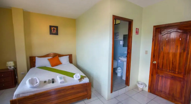 Двухместный номер Deluxe с балконом и с видом на море Hostal Andry