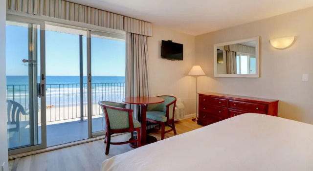 Двухместный номер Superior с балконом и с видом на океан Atlantic Oceanfront Hotel, Wells Beach