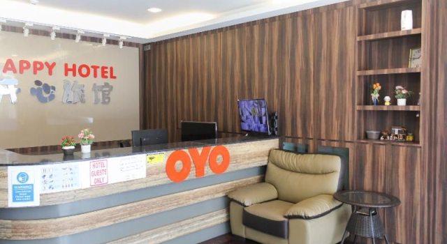 OYO 90027 Happy Hotel, Varaa Hotelli Hotellit Johor pysäköinnillä, Pysäköinti