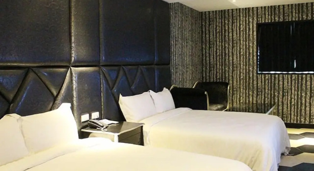 Четырёхместный номер Standard с балконом и с видом на горы White House Hot Spring Beach Resort