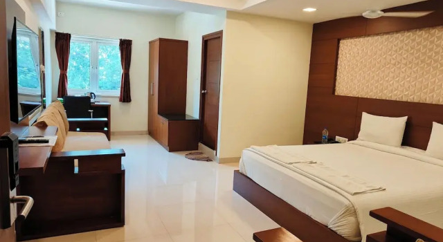 Номер Executive A and M Rooms and Residences
