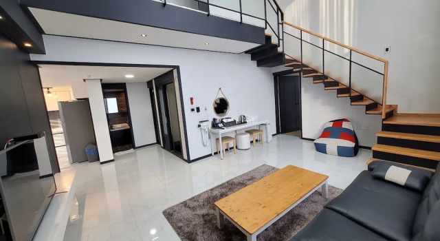 Семейный номер Standard Дуплекс с 3 комнатами Yeosu Thestay Hostel