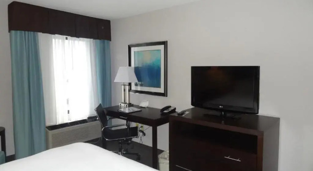 Номер Standard Holiday Inn Express Hotel Kansas City - Bonner Springs by IHG
