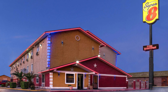 Super 8 by Wyndham San Antonio/I-35 North, Buchen Sie Gasthaus Motels in Bexar County, Motel