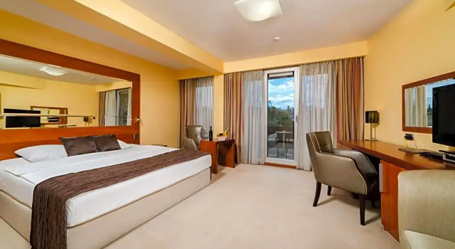 Номер Deluxe Hotel Podgorica