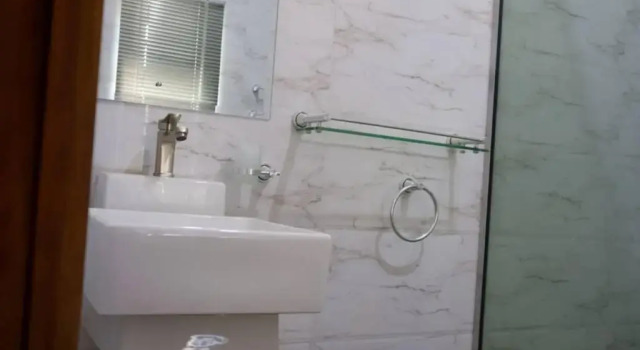 Stiyos Shortlet homes- Tastefully Furnished 3 Bedroom