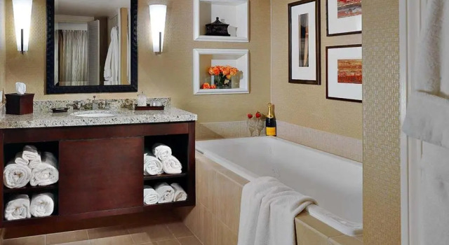 Люкс Crowne Plaza Hotel Jacksonville Airport/I-95N by IHG