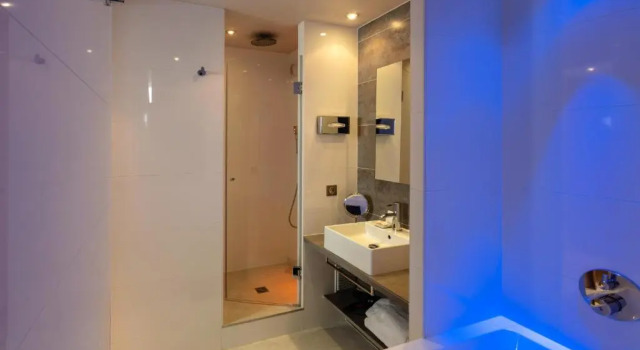 Семейный номер Standard Best Western Plus Le Lavarin Avignon