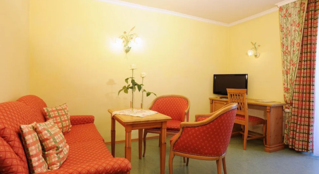Апартаменты Standard с балконом Aparthotel Kristall