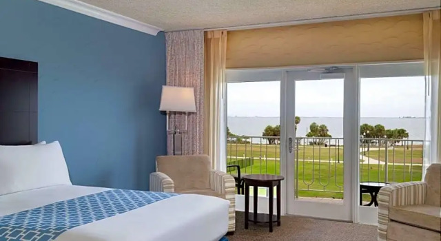 Двухместный номер Superior с балконом и с видом на залив Safety Harbor Resort & Spa Trademark Collection by Wyndham