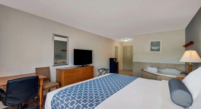 Двухместный люкс SureStay Plus Hotel by Best Western Berkeley Springs