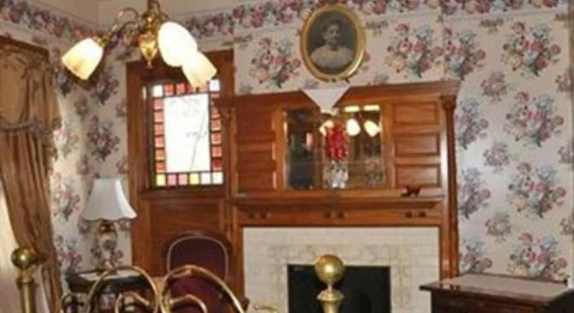 Charles Nelson Schmick House, Rezerwuj Hotel Poland 