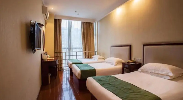 Трёхместный номер Standard Greentree Inn Suzhou Qimen North Street Likou Hotel